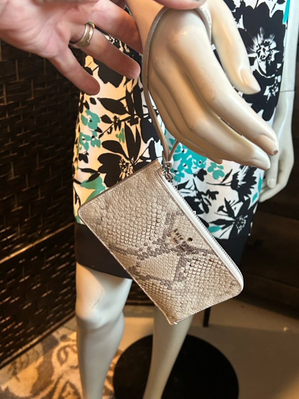 NWT kate spade Lucy Neutral Snake-Embossed small LZip Wristlet NWT
